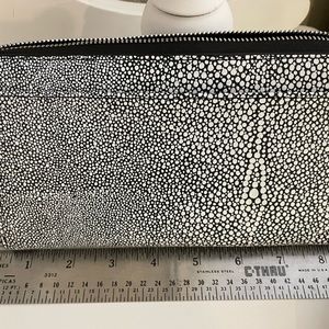Halogen Zip Wallet - Stingray